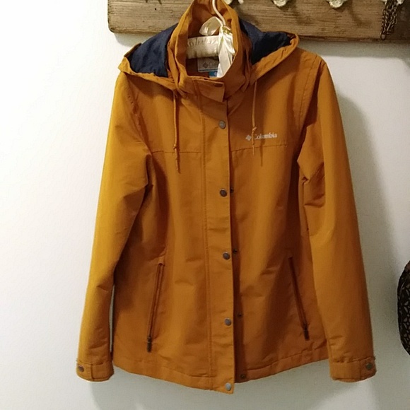 Columbia Omni-tech raincoat. Medium.  Orange/yellow/gold colour. - Picture 1 of 7